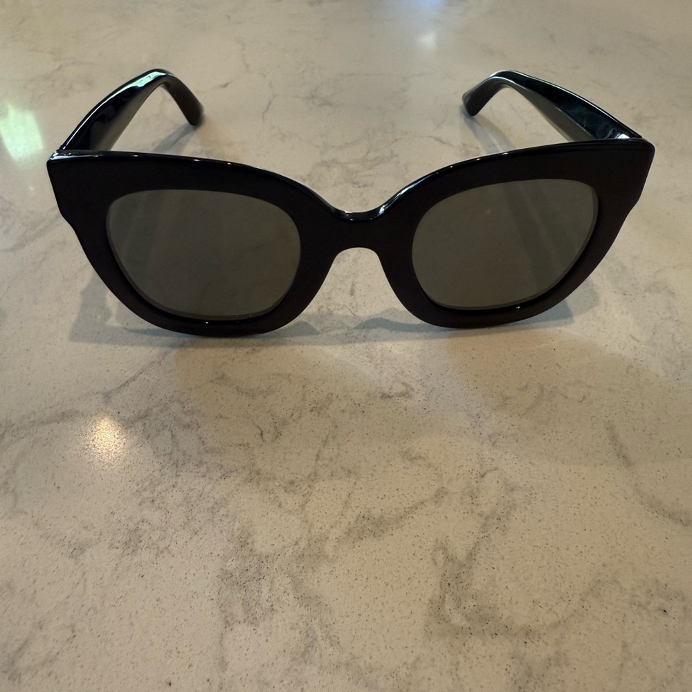 Gucci Black Oversized Sunglasses